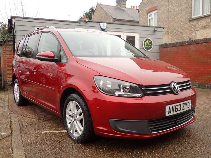 Volkswagen TOURAN 1.6 TDI BlueMotion Tech SE DSG Euro 5 (s/s) 5dr Volkswagen TOURAN 1.6 TDI BlueMotion Tech SE DSG Euro 5 (s/s) 5dr