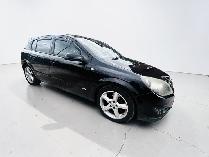 Vauxhall Astra 1.8i 16v SRi 5dr