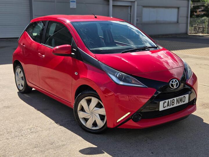 Toyota AYGO 1.0 VVT-i X-play X-shift Euro 6 5dr