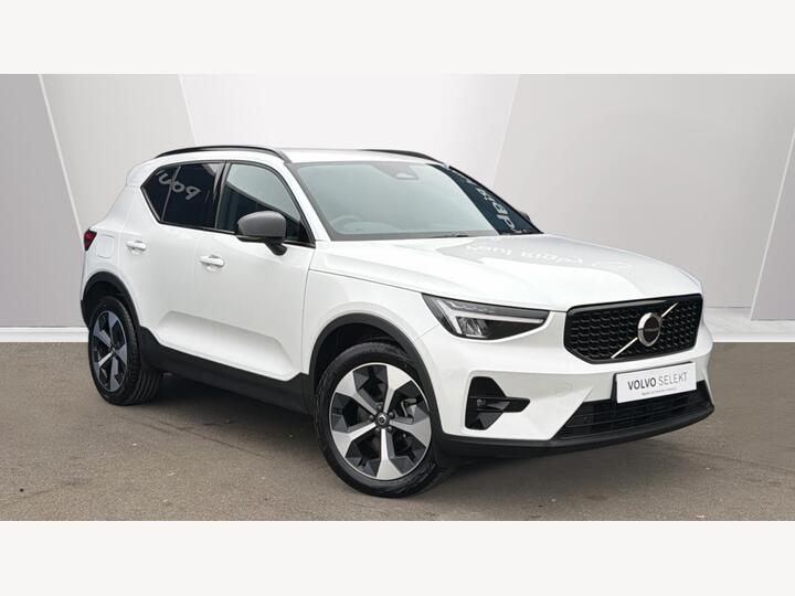 Volvo XC40 2.0 B4 MHEV Plus Dark DCT Auto Euro 6 (s/s) 5dr