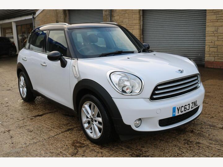 MINI Countryman 1.6 Cooper D Euro 5 (s/s) 5dr MINI Countryman 1.6 Cooper D Euro 5 (s/s) 5dr