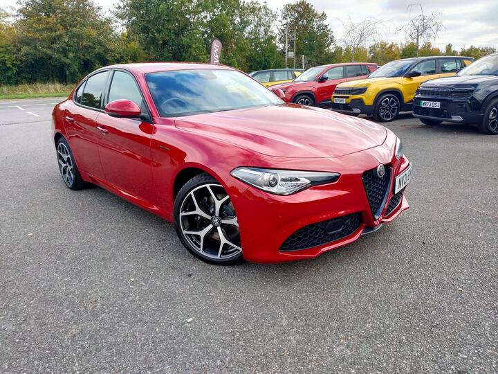 Alfa Romeo Giulia 2.0T Veloce Auto Euro 6 (s/s) 4dr Alfa Romeo Giulia 2.0T Veloce Auto Euro 6 (s/s) 4dr