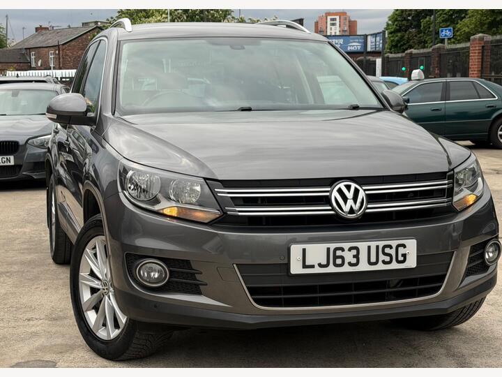 Volkswagen Tiguan 2.0 TDI BlueMotion Tech SE DSG 4WD Euro 5 (s/s) 5dr Volkswagen Tiguan 2.0 TDI BlueMotion Tech SE DSG 4WD Euro 5 (s/s) 5dr
