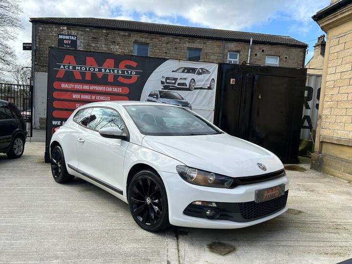 Volkswagen Scirocco 2.0 TDI BlueMotion Tech GT Euro 5 (s/s) 3dr (Leather, Nav)