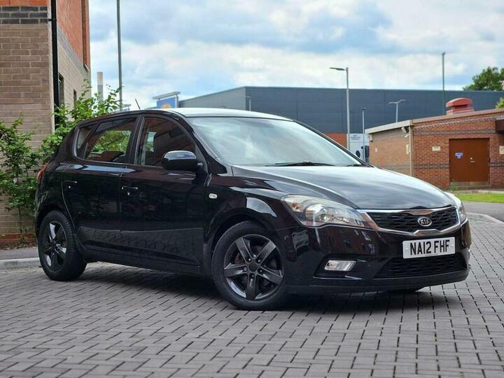 Kia Ceed 1.6 CRDi 2 Euro 5 5dr
