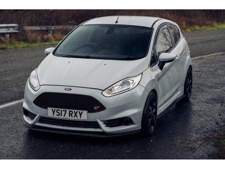 Ford Fiesta 1.6T EcoBoost ST-200 Euro 6 3dr