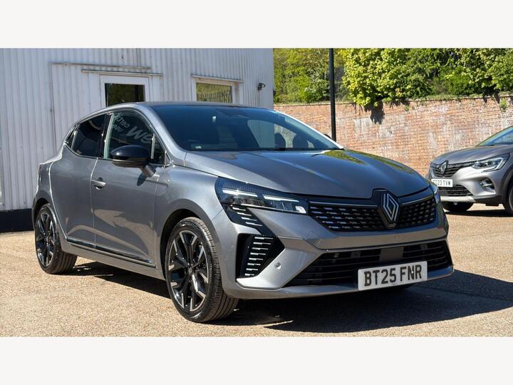 Renault Clio 1.6 E-TECH Techno Auto Euro 6 (s/s) 5dr
