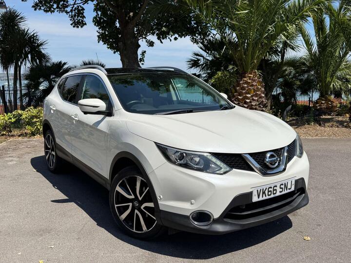 Nissan QASHQAI 1.5 DCi Tekna 2WD Euro 6 (s/s) 5dr