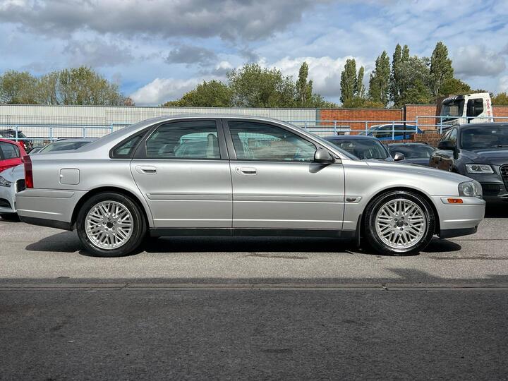 Volvo S80 2.4 SE 4dr