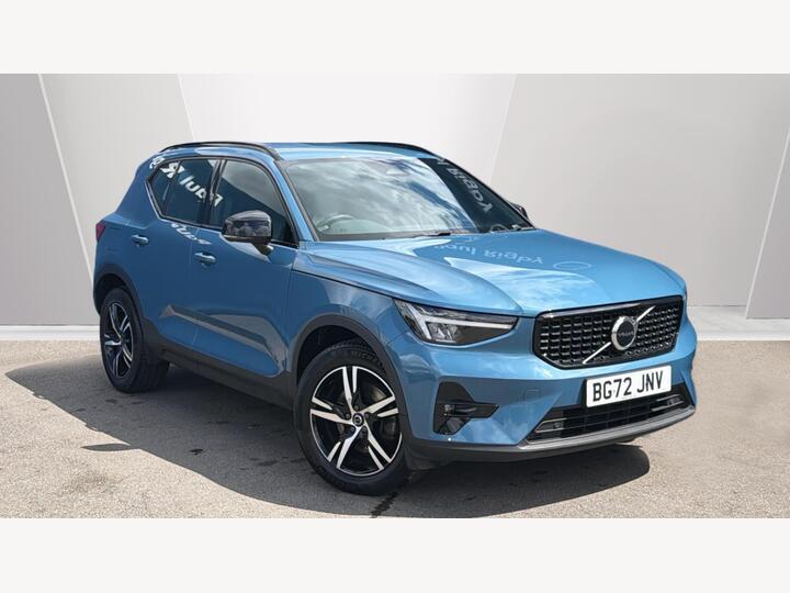 Volvo XC40 2.0 B3 MHEV Plus Dark DCT Auto Euro 6 (s/s) 5dr