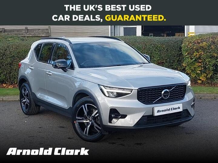 Volvo XC40 2.0 B3 MHEV Plus Dark DCT Auto Euro 6 (s/s) 5dr