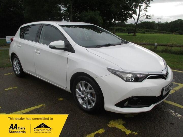 Toyota Auris 1.2 VVT-i Business Edition Euro 6 (s/s) 5dr Toyota Auris 1.2 VVT-i Business Edition Euro 6 (s/s) 5dr