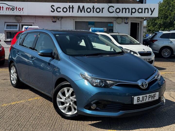 Toyota AURIS 1.8 VVT-h Business Edition CVT Euro 6 (s/s) 5dr (Safety Sense)