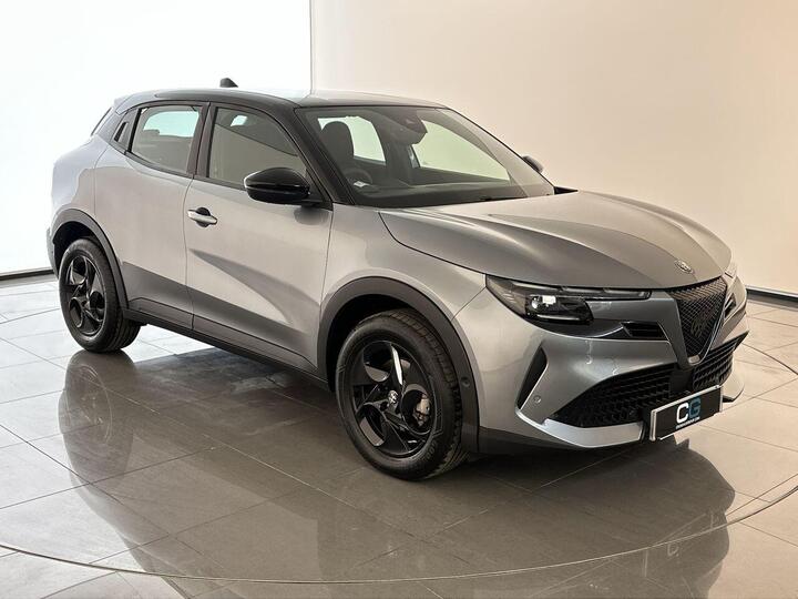 Alfa Romeo Junior 1.2 MHEV Ibrida E-DCT Euro 6 (s/s) 5dr