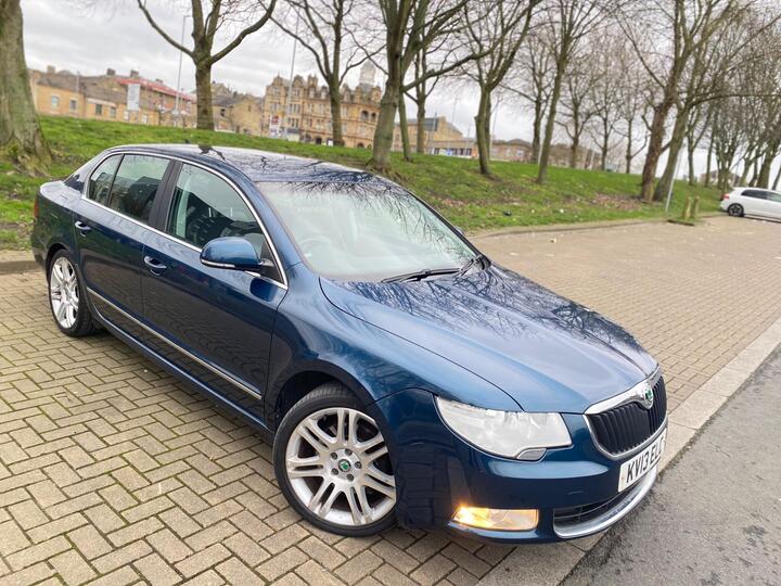 Skoda Superb 2.0 TDI Elegance Euro 5 5dr