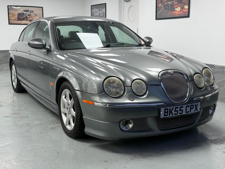 Jaguar S-Type 2.5 V6 SE Plus 4dr