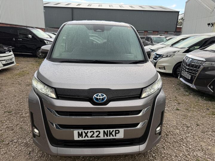 Toyota Noah 7 Seat HYBRID NEW SHAPE Finance Availble
