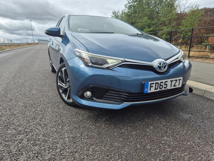 Toyota Auris 1.8 VVT-h Design CVT Euro 6 (s/s) 5dr