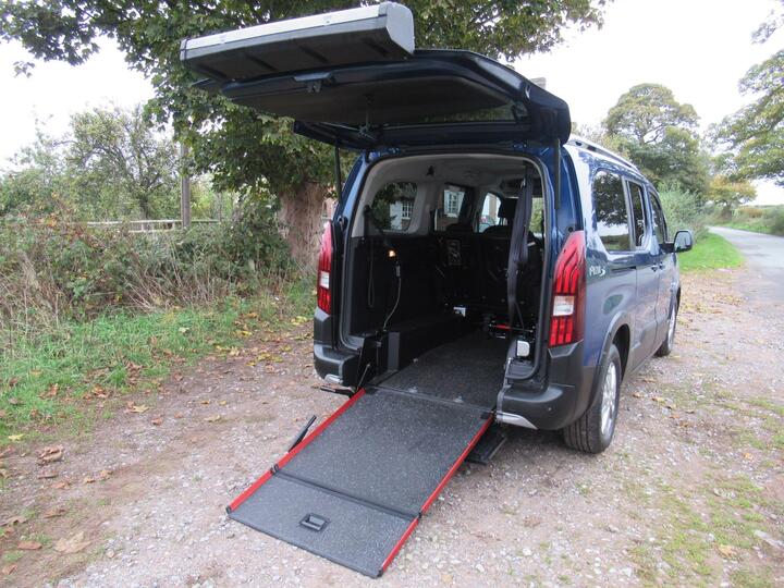 Peugeot RIFTER 1.5 BlueHDi Allure Long MPV EAT Euro 6 (s/s) 5dr Peugeot RIFTER 1.5 BlueHDi Allure Long MPV EAT Euro 6 (s/s) 5dr