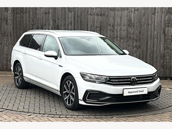 Volkswagen Passat 1.4 TSI 13kWh GTE DSG Euro 6 (s/s) 5dr Volkswagen Passat 1.4 TSI 13kWh GTE DSG Euro 6 (s/s) 5dr