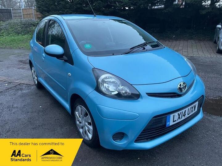 Toyota AYGO 1.0 VVT-i Move Euro 5 5dr Toyota AYGO 1.0 VVT-i Move Euro 5 5dr