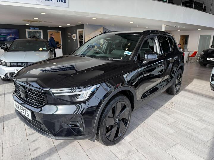 Volvo XC40 2.0 B4 MHEV Plus Black Edition DCT Auto Euro 6 (s/s) 5dr