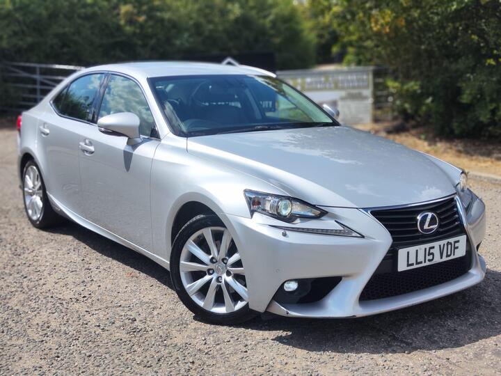 Lexus IS 2.5 300h Advance E-CVT Euro 6 (s/s) 4dr