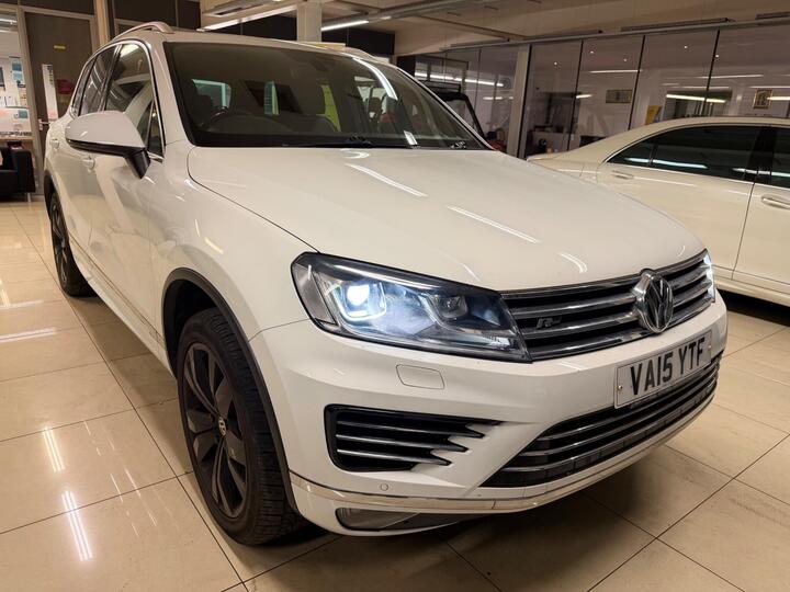 Volkswagen Touareg 3.0 TDI V6 BlueMotion Tech R-Line Tiptronic 4WD Euro 6 (s/s) 5dr Volkswagen Touareg 3.0 TDI V6 BlueMotion Tech R-Line Tiptronic 4WD Euro 6 (s/s) 5dr