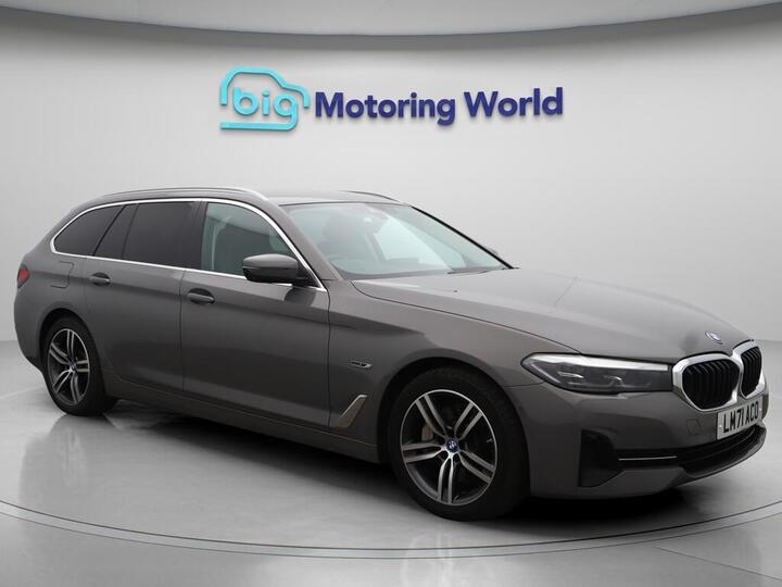 BMW 5 Series 2.0 530e 12kWh SE Touring Steptronic Euro 6 (s/s) 5dr BMW 5 Series 2.0 530e 12kWh SE Touring Steptronic Euro 6 (s/s) 5dr