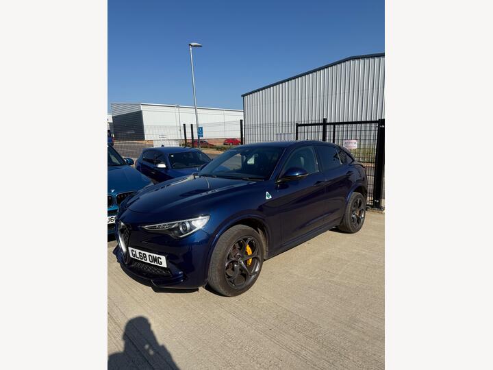 Alfa Romeo Stelvio 2.9 V6 Bi-Turbo Quadrifoglio Auto Q4 AWD Euro 6 (s/s) 5dr Alfa Romeo Stelvio 2.9 V6 Bi-Turbo Quadrifoglio Auto Q4 AWD Euro 6 (s/s) 5dr