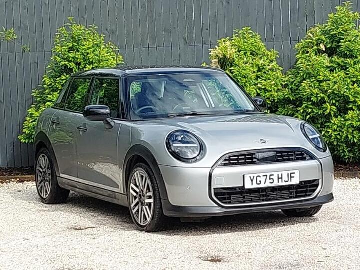 MINI Cooper 1.5C Classic Steptronic Euro 6 (s/s) 5dr