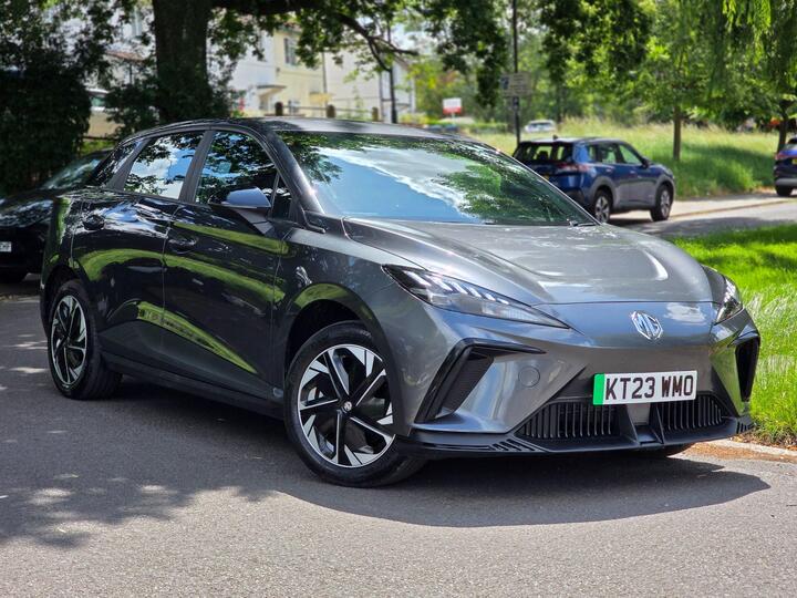MG MG4 64kWh SE Long Range Auto 5dr