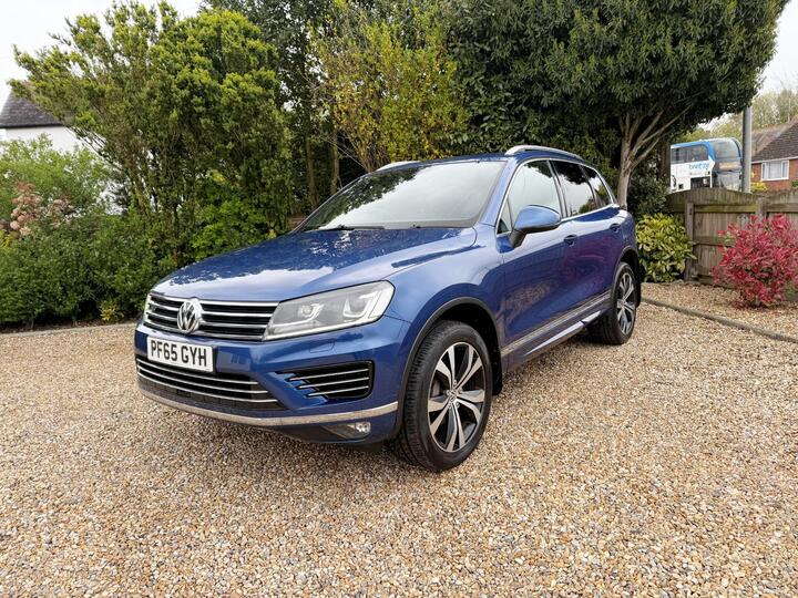 Volkswagen Touareg 3.0 TDI V6 BlueMotion Tech R-Line Tiptronic 4WD Euro 6 (s/s) 5dr
