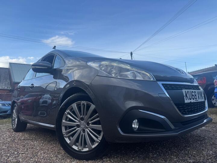 Peugeot 208 1.2 PureTech Signature Euro 6 (s/s) 5dr