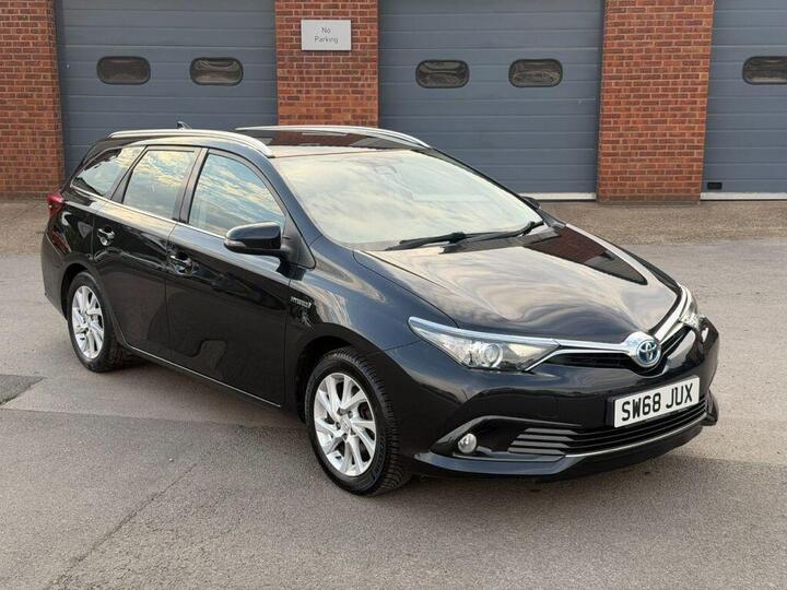 Toyota Auris 1.8 VVT-h Icon Tech Touring Sports CVT Euro 6 (s/s) 5dr
