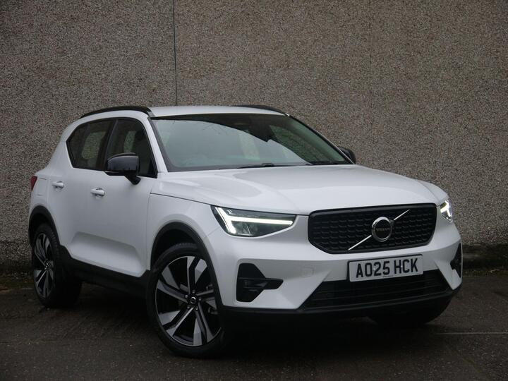 Volvo XC40 2.0 B4 MHEV Plus DCT Auto Euro 6 (s/s) 5dr