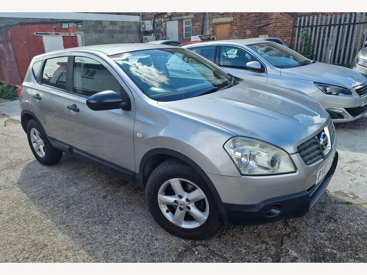 Nissan Qashqai 2.0 Visia CVT 2WD 5dr