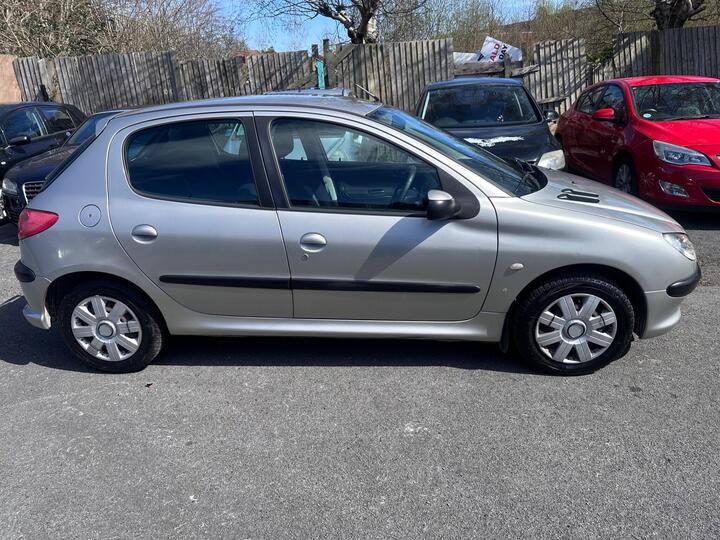 Peugeot 206 1.4 8v S 5dr (a/c)