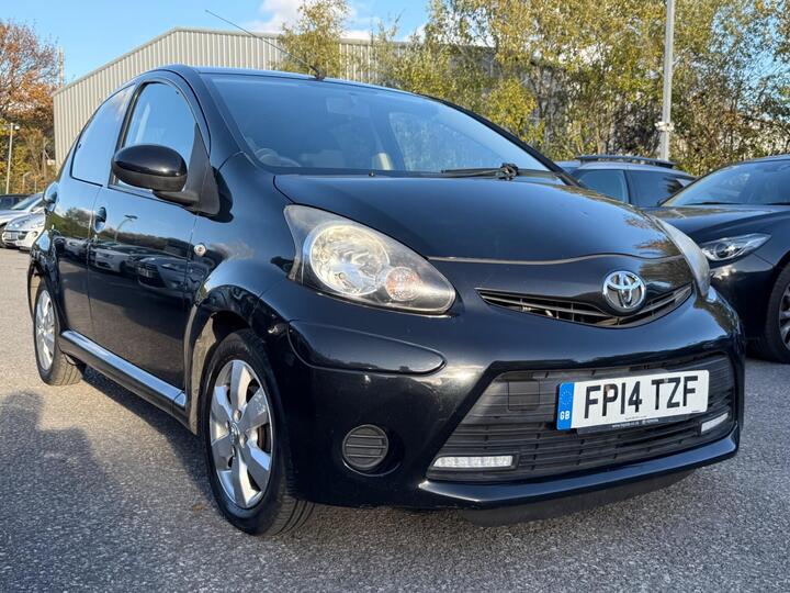 Toyota AYGO 1.0 VVT-i Move Euro 5 5dr Toyota AYGO 1.0 VVT-i Move Euro 5 5dr