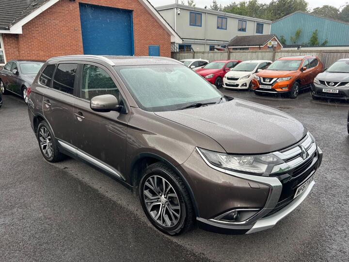 Mitsubishi Outlander 2.2 DI-D 4 4WD Euro 6 (s/s) 5dr