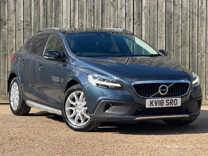 Volvo V40 Cross Country 1.5 T3 Pro Auto Euro 6 (s/s) 5dr Volvo V40 Cross Country 1.5 T3 Pro Auto Euro 6 (s/s) 5dr