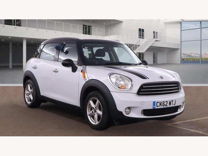 MINI Countryman 1.6 Cooper Euro 5 (s/s) 5dr MINI Countryman 1.6 Cooper Euro 5 (s/s) 5dr