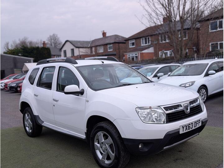 Dacia Duster 1.5 DCi Laureate Euro 5 5dr Dacia Duster 1.5 DCi Laureate Euro 5 5dr
