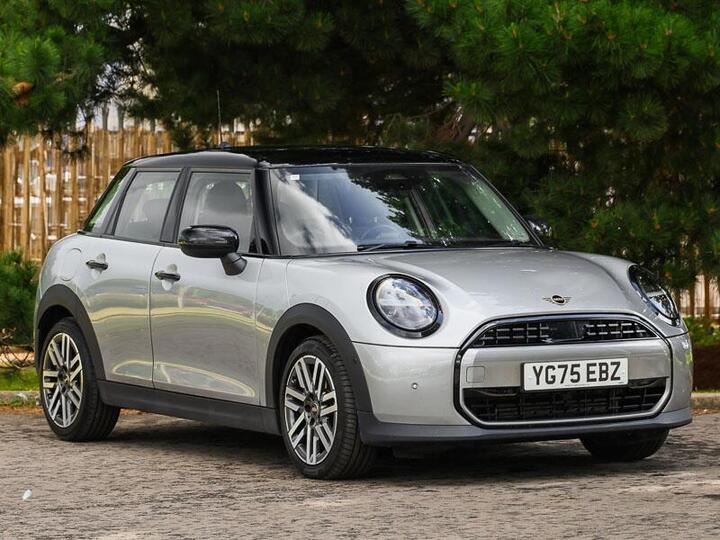 MINI Cooper 1.5C Classic Steptronic Euro 6 (s/s) 5dr