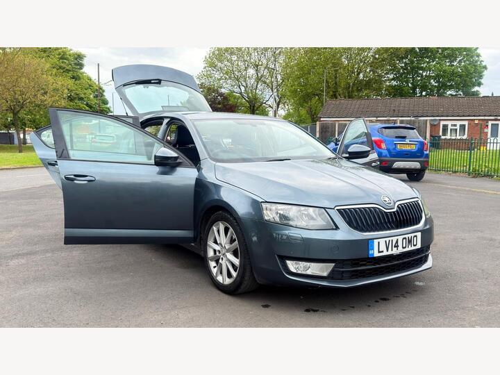 Skoda Octavia 1.6 TDI Elegance Euro 5 (s/s) 5dr Skoda Octavia 1.6 TDI Elegance Euro 5 (s/s) 5dr
