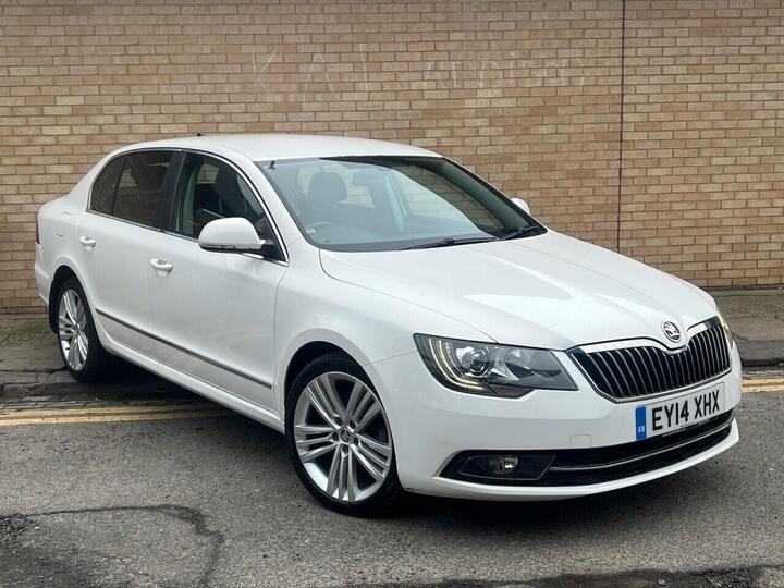 Skoda SUPERB 2.0 TDI Elegance DSG 4WD Euro 5 (s/s) 5dr