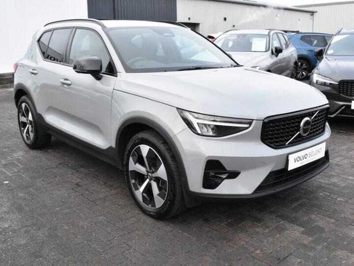 Volvo XC40 2.0 B4 MHEV Plus DCT Auto Euro 6 (s/s) 5dr