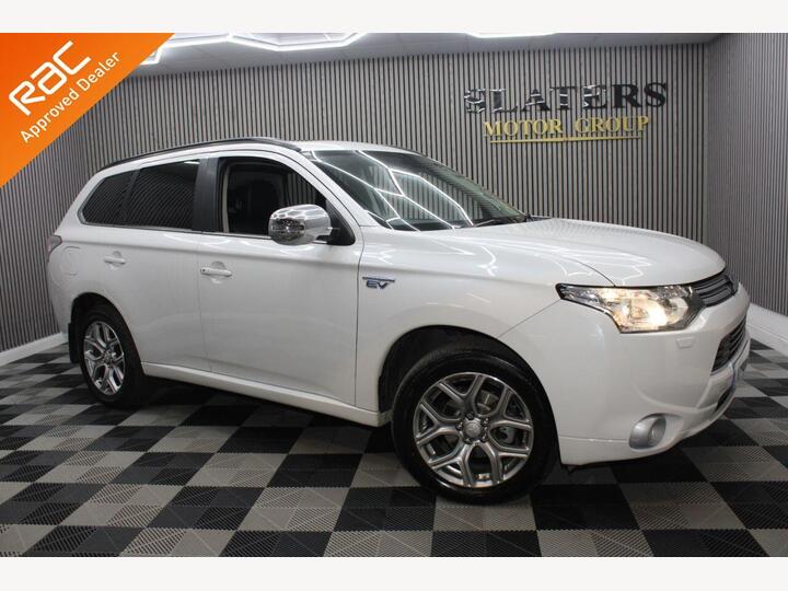 Mitsubishi OUTLANDER 2.0h 12kWh GX4hs CVT 4WD Euro 5 (s/s) 5dr Mitsubishi OUTLANDER 2.0h 12kWh GX4hs CVT 4WD Euro 5 (s/s) 5dr