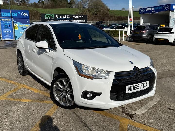 DS AUTOMOBILES DS 4 1.6 BlueHDi DStyle Nav Euro 6 (s/s) 5dr DS AUTOMOBILES DS 4 1.6 BlueHDi DStyle Nav Euro 6 (s/s) 5dr