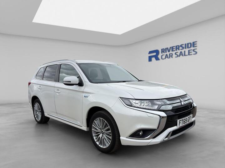 Mitsubishi OUTLANDER 2.4h TwinMotor 13.8kWh Dynamic CVT 4WD Euro 6 (s/s) 5dr